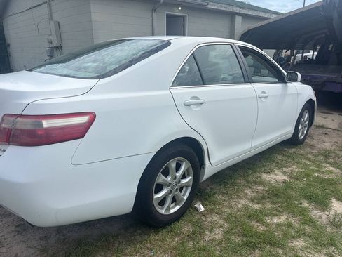 Used 2009 Toyota Camry LE FWD image 5