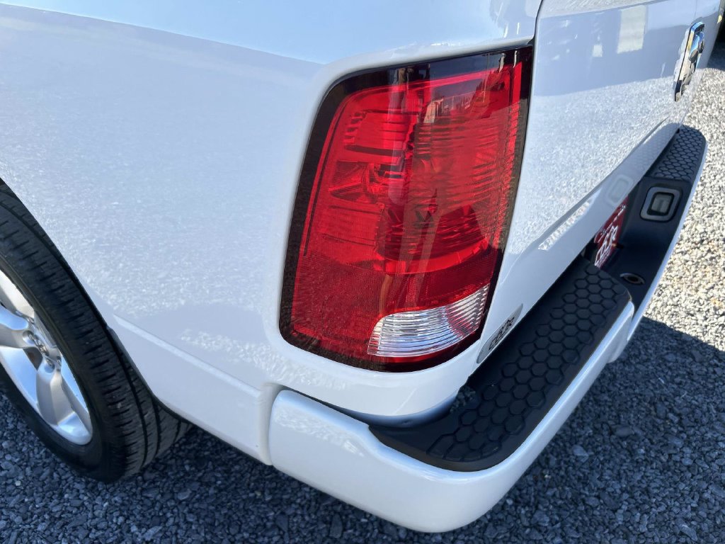 Used 2015 RAM 1500 Express RWD image 18