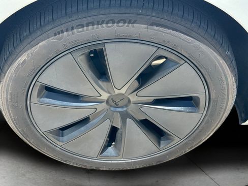 Used 2025 Tesla Model 3 Long Range RWD image 33