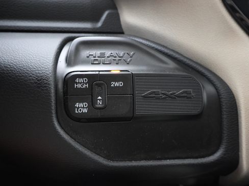 Used 2024 RAM 2500 Laramie AWD/4WD image 46