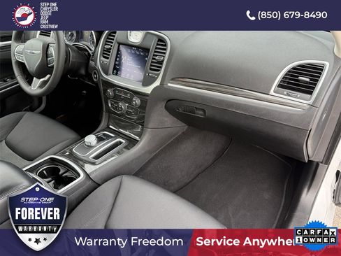 Used 2022 Chrysler 300 Touring image 38