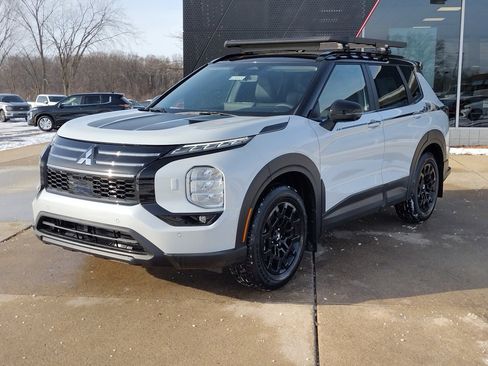 New 2026 Mitsubishi Outlander Trail Edition image 1