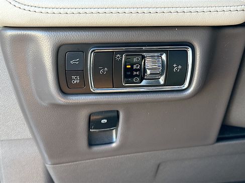 Used 2023 Lincoln Nautilus FWD image 10
