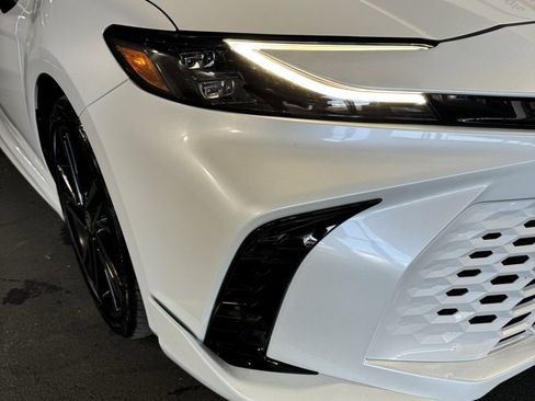 New 2025 Toyota Camry Hybrid image 12