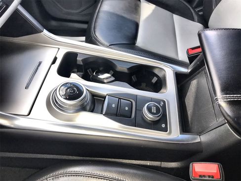 Used 2023 Ford Explorer XLT w/ Equipment Group 202A image 21