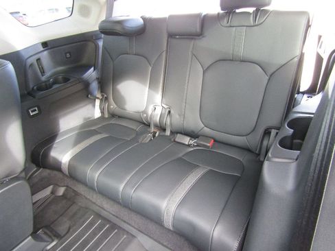 Used 2023 Honda Pilot Touring image 15