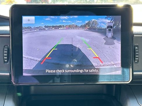 Used 2021 Ford Explorer XLT w/ Equipment Group 202A image 22