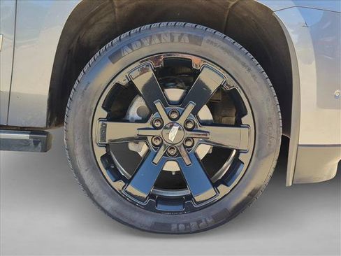 Used 2018 Cadillac Escalade ESV Platinum AWD/4WD image 30