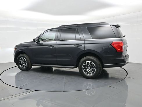 Used 2024 Ford Expedition XLT image 9