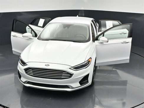 Used 2020 Ford Fusion SEL FWD image 28