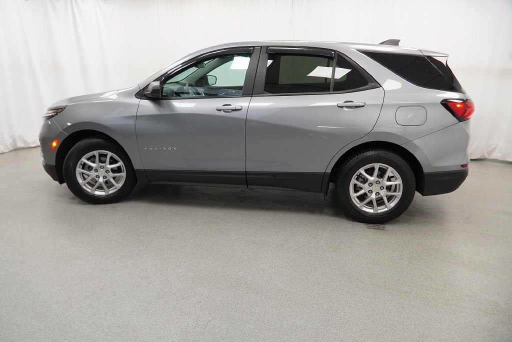 Certified 2024 Chevrolet Equinox LS w/ LS Convenience Package FWD image 19