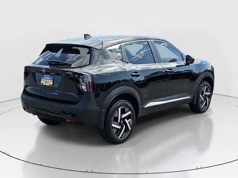 Used 2025 Nissan Kicks SV FWD image 5