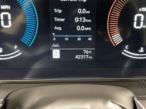 Certified 2025 Hyundai Kona SEL FWD image 21