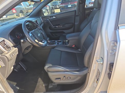 Used 2020 Kia Sportage S w/ S Premium Package image 5