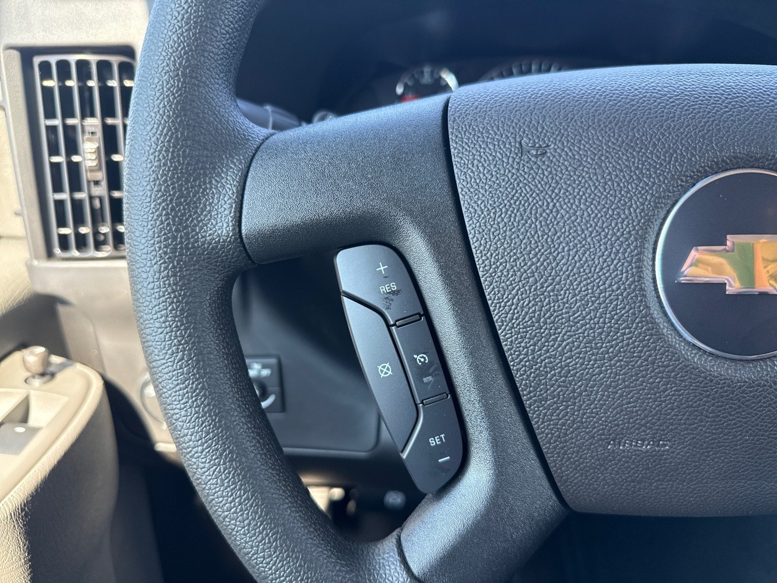 New 2025 Chevrolet Express 2500 Extended w/ Enhanced Convenience Package RWD image 14