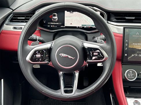 Used 2024 Jaguar F-PACE R-Dynamic S image 44