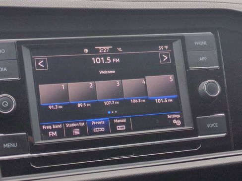 Used 2022 Volkswagen Jetta SE image 13