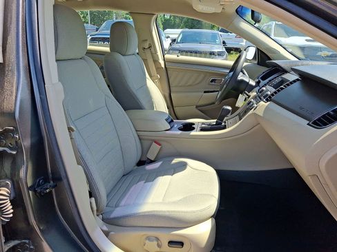 Used 2018 Ford Taurus SE FWD image 31