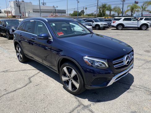 Used 2019 Mercedes-Benz GLC 350e 4MATIC w/ Premium Package image 7