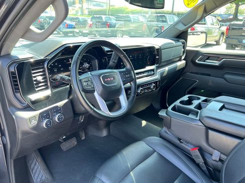 Used 2025 GMC Sierra 1500 SLT AWD/4WD image 11