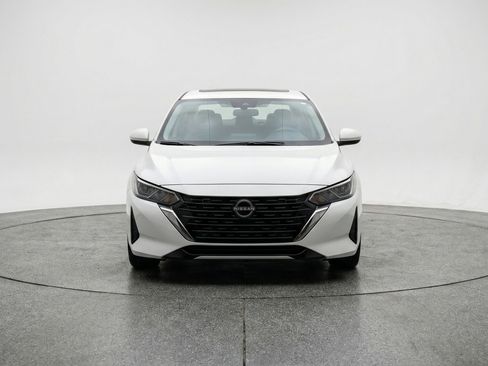 Used 2025 Nissan Sentra SV image 2