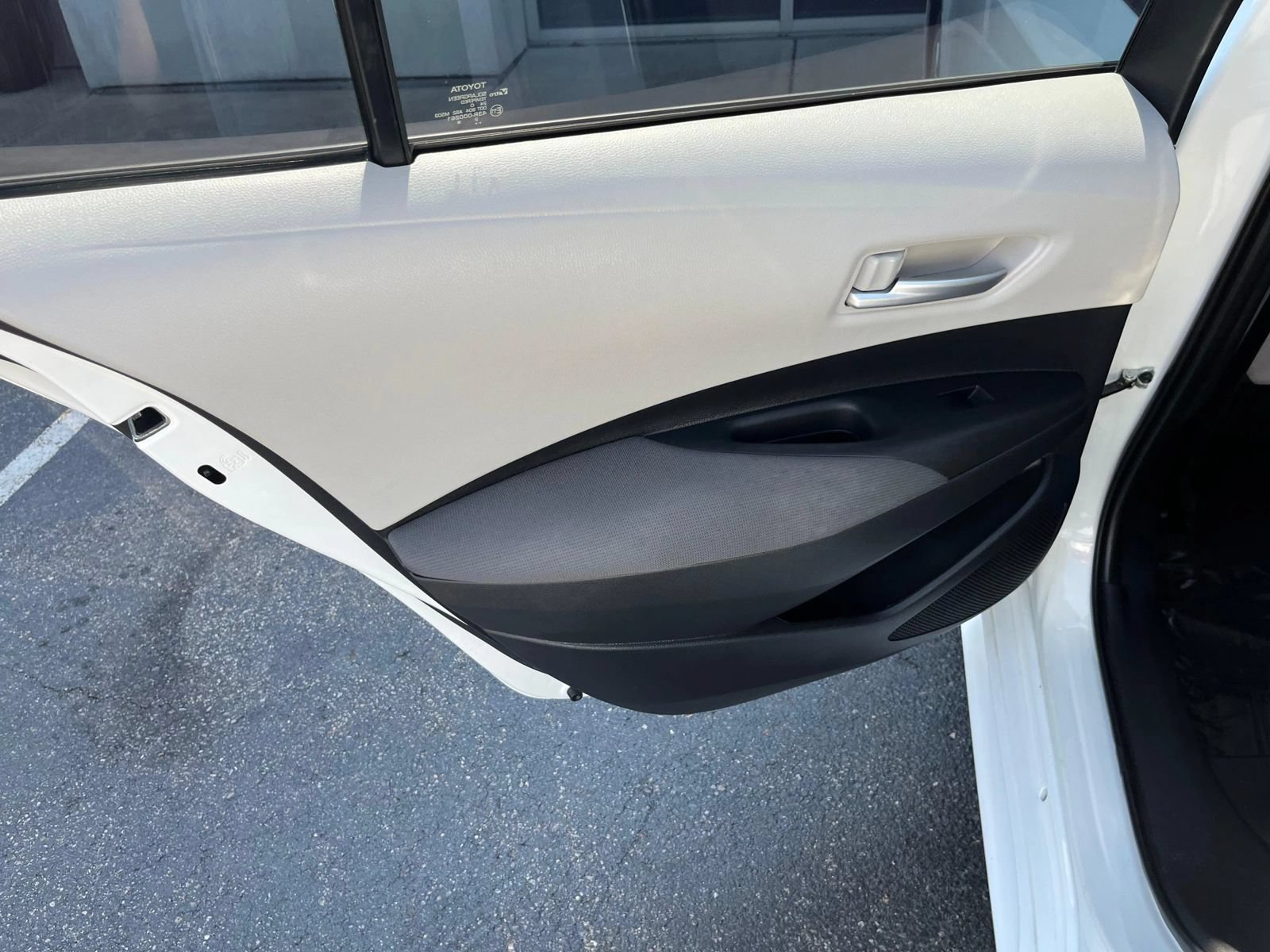 Used 2021 Toyota Corolla LE FWD image 42