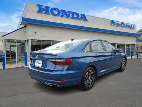 Used 2019 Volkswagen Jetta SEL Premium FWD image 4