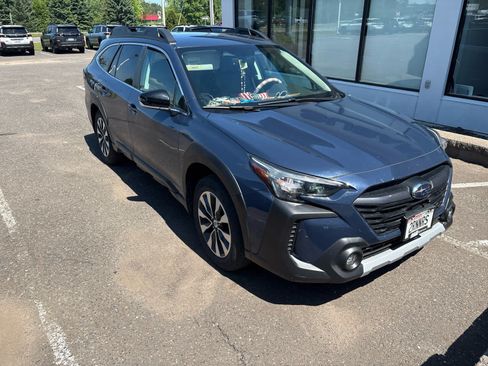 Used 2023 Subaru Outback Limited AWD/4WD image 4