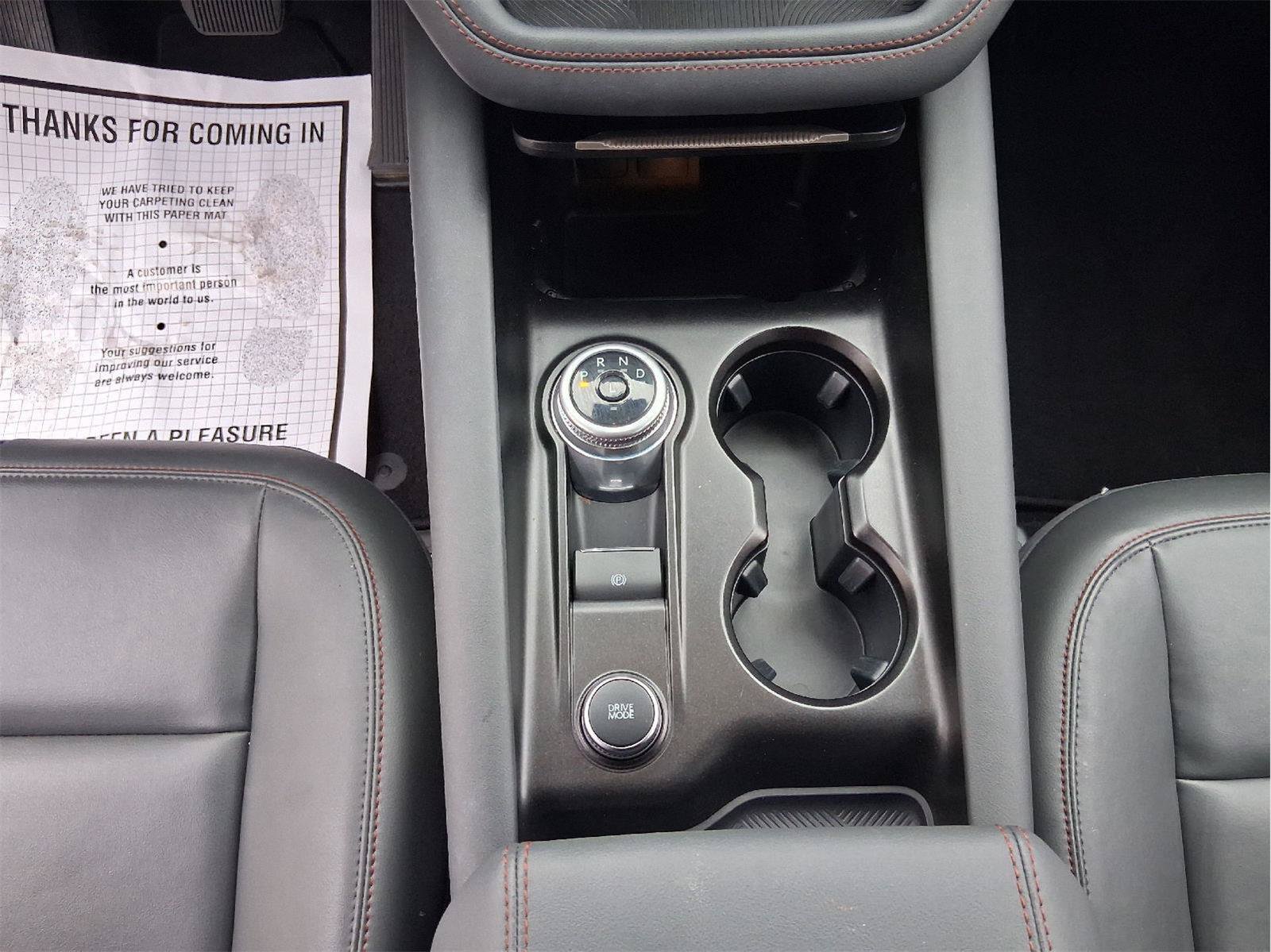 Used 2025 Ford Explorer Active w/ Active Comfort Package RWD image 16
