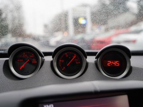 Used 2016 Nissan 370Z Coupe image 34