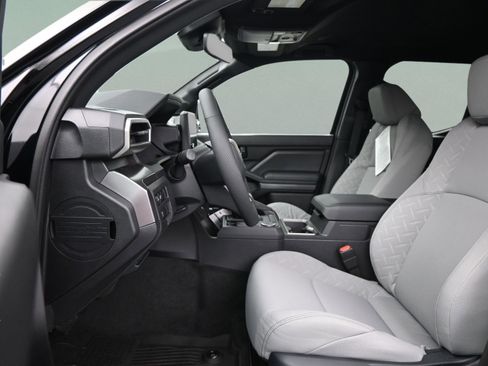 Used 2025 Toyota Tacoma SR5 RWD image 30