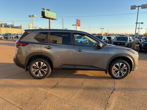 Certified 2022 Nissan Rogue SV image 5