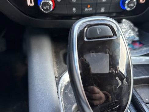 Used 2021 Buick Enclave Essence w/ Sport Touring Edition image 11