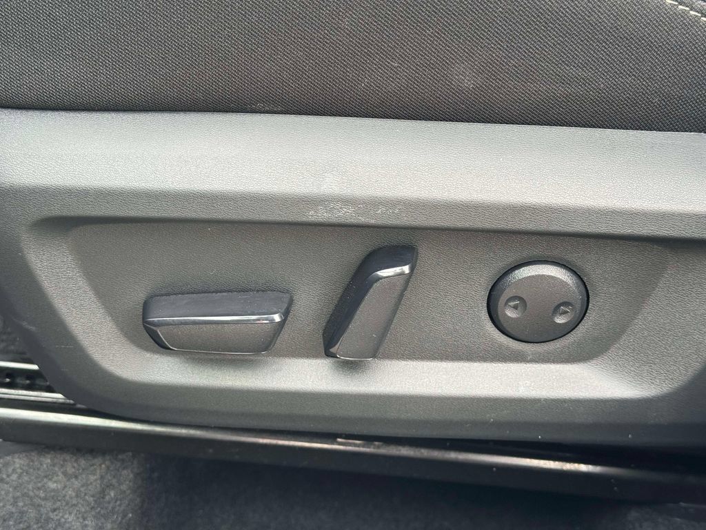Certified 2026 Nissan Rogue SV AWD/4WD image 17