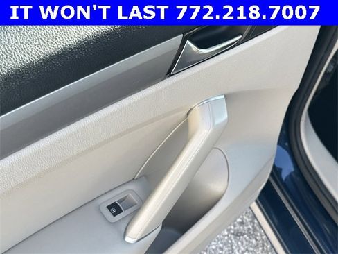 Certified 2022 Volkswagen Passat 2.0T SE image 9