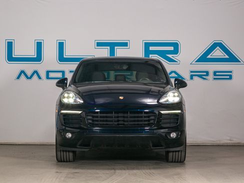 Used 2017 Porsche Cayenne w/ Premium Package image 5