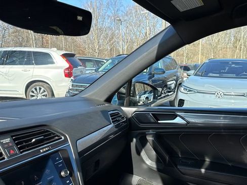 Used 2023 Volkswagen Tiguan SE R-Line image 23