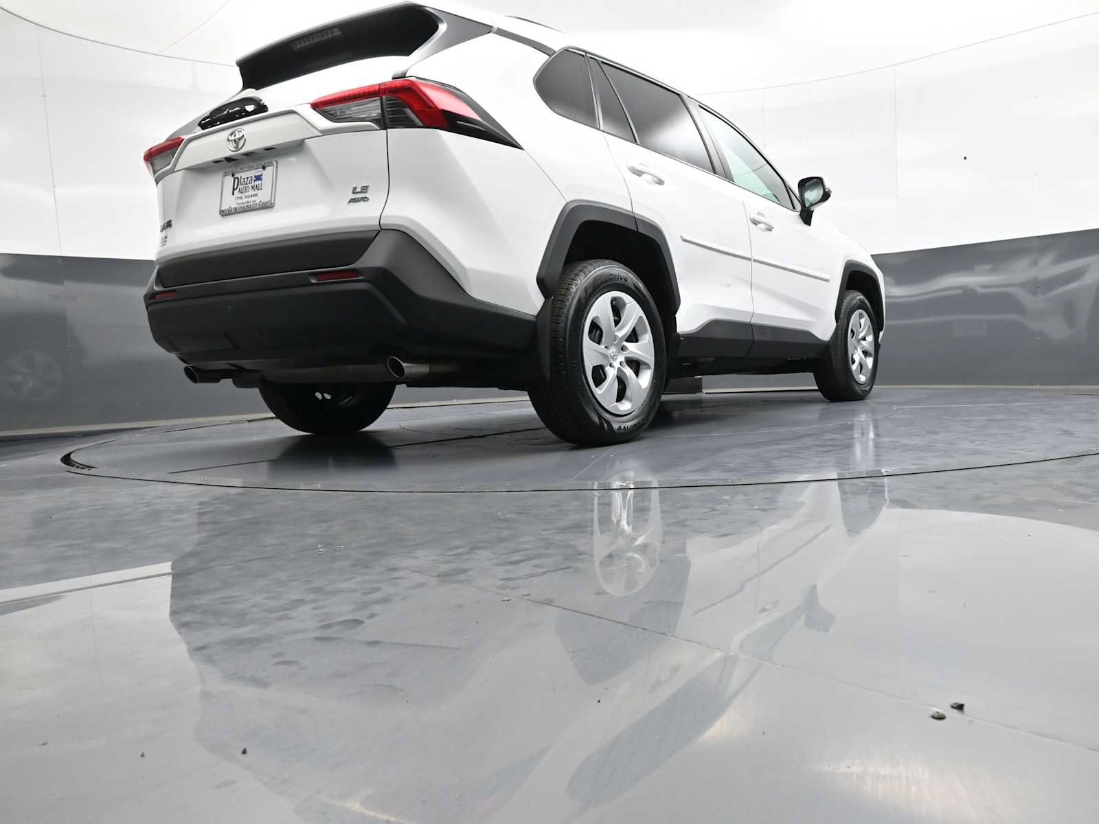Used 2019 Toyota RAV4 LE w/ All Weather Liner Package AWD/4WD image 28