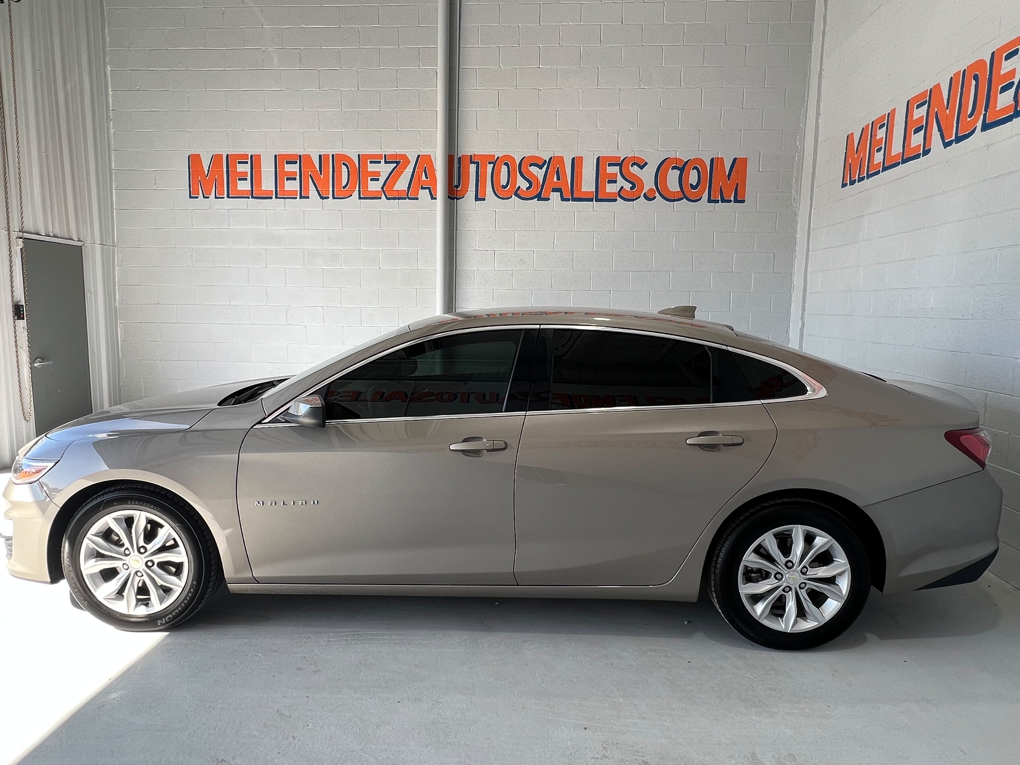 Used 2022 Chevrolet Malibu LT FWD image 2