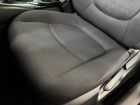 Used 2021 Toyota Corolla LE FWD image 16