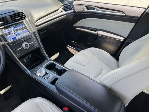 Used 2017 Ford Fusion Titanium FWD image 17