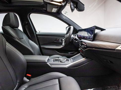 Used 2025 BMW 330i Sedan w/ Premium Package image 18