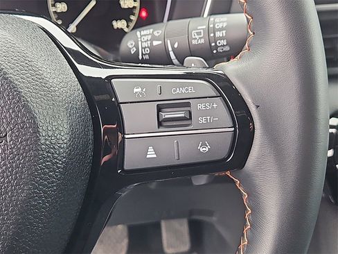 Used 2025 Honda Pilot Sport image 23