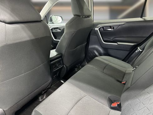 Used 2021 Toyota RAV4 XLE AWD/4WD image 12