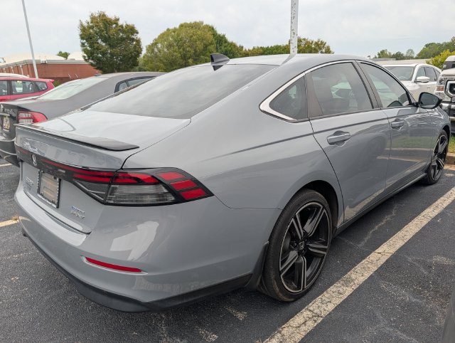 Used 2024 Honda Accord Sport image 11