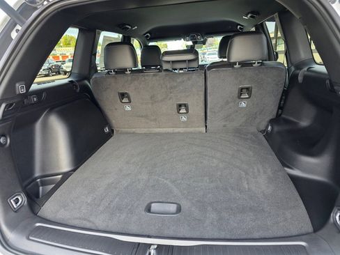 New 2025 Jeep Grand Cherokee Altitude image 23