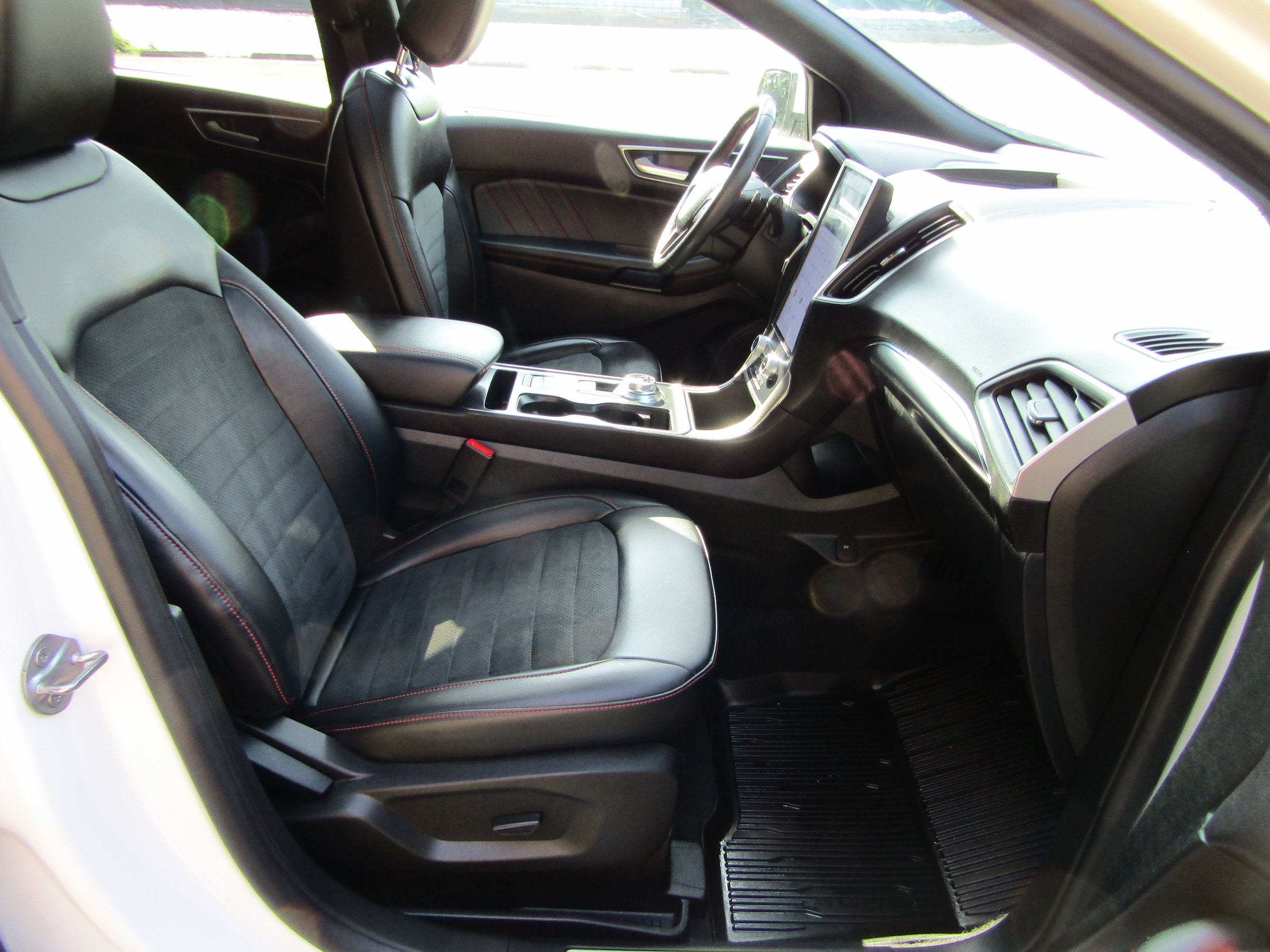 Used 2023 Ford Edge ST-Line AWD/4WD image 22