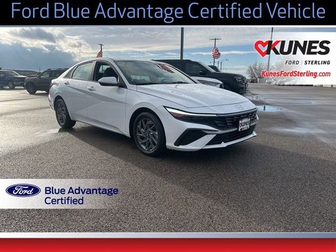 Used 2024 Hyundai Elantra SEL image 1