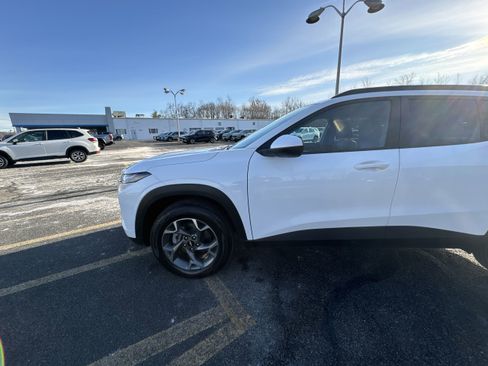 Used 2025 Chevrolet Trax LT image 34