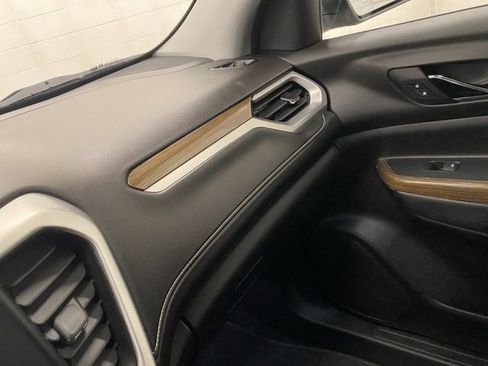 Used 2023 GMC Acadia SLE w/ Driver Convenience Package image 18